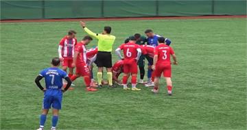 足球比賽上演暖心一幕！倒楣海鷗遭擊落　隊長幫CPR：比冠軍更重要