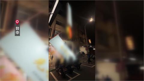 東北季風發威! 台中店家招牌掉落 芳苑海浪如水滾