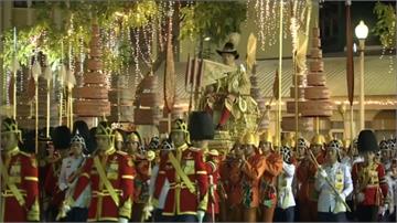 加冕典禮第二日 泰王乘坐皇家御轎遊行