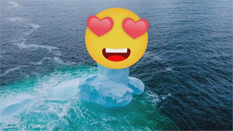 超巨！紐芬蘭驚見「大GG冰山」　照片瘋傳全球網笑瘋：連大自然都懂玩
