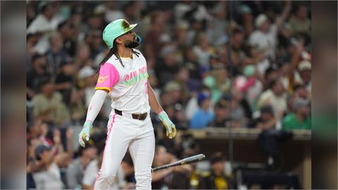 MLB(影)／小大帝士驚天滿貫全壘打！響尾蛇慘遭教士逆轉無緣季後賽