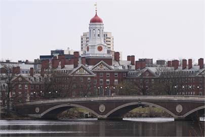 哈佛大學附近地鐵站傳槍響無人傷亡　波士頓警方持續搜捕嫌犯