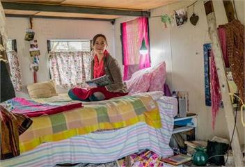 10年沒花過錢！女子辭職放棄財產過「0元生活」　喊：更有安全感
