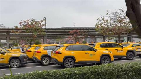 快新聞／載客遇到女色狼！竟脫比基尼問「要不要抓一下」　運將驚人舉動曝光