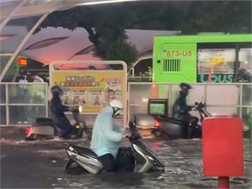 快新聞／台中豪雨成災沒停班課！　市民怒灌盧秀燕臉書：大罷免大成功