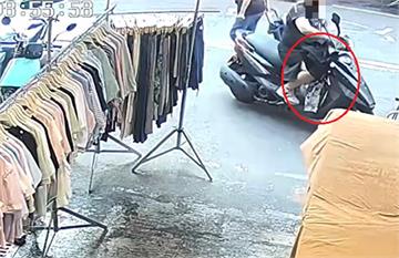 市場女扒手現身快閃　騎士涉扯下2短褲秒逃