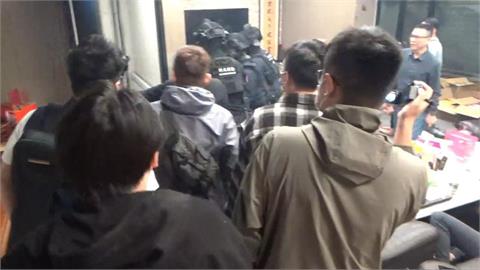 年前強力掃蕩！樹林警分局破獲槍毒賭場　49人落網送辦