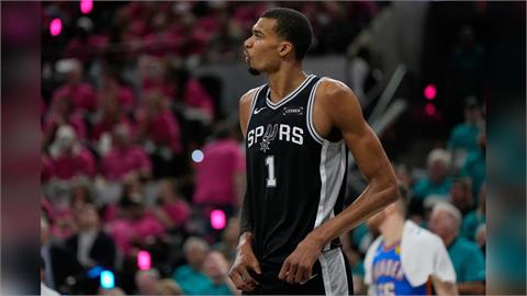 NBA(影)／馬刺連輸2場落後！「斑馬」賽後自責：沒讓隊友變得更好