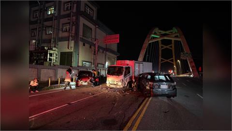快新聞／基隆女酒駕連撞2車！6旬婦重傷受困車內　驚悚撞擊瞬間曝光