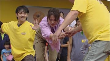 蘇晏霈「現身街頭」變洗頭工！演藝圈大哥震驚發聲 本人證實了：不是拍戲