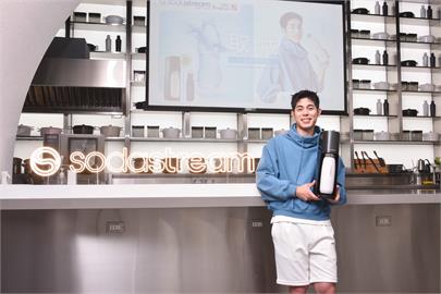 SodaStream 全新年度代言人詹懷雲獻聯名私藏特調　熱愛海洋共享純淨減塑日