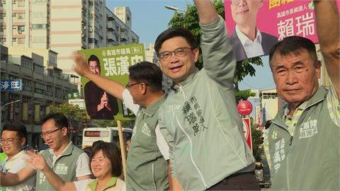 賴瑞隆衝刺! 率綠營高雄隊站路口 支持者熱情送花打氣