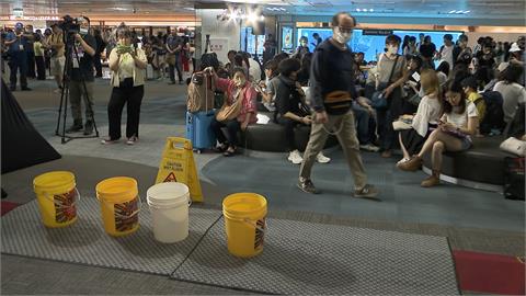 豪雨轟炸松機航厦「漏水」　地面作業暫停3航班轉降