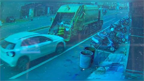 最新／撞擊瞬間曝光！台南酒駕奪命車禍　清潔員當場身亡