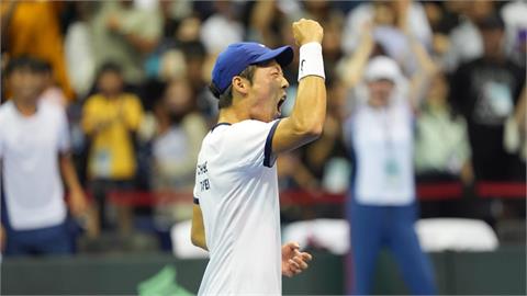 台維斯盃(影)／「男單一哥」曾俊欣直落二搶下關鍵勝利！台灣明對挪威將決勝負