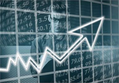三大法人同步買超台股213億元 外資加碼金融股