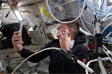 【有片】NASA「阿提米絲2號」刷新人類飛行極限　首次俯瞰月球背面