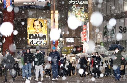 快新聞／日本東京「大雪警報」市中心積雪7公分　羽田機場逾100航班取消