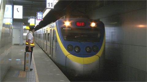 「搭火車倒地」按鈴沒人理？台鐵冤：司機員有立刻通報列車長
