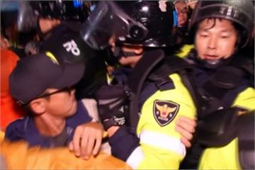 薩德發射車進駐基地 南韓民眾與警爆衝突