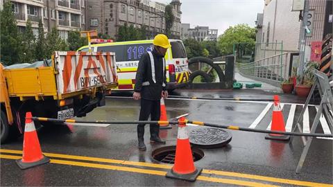 豪雨成災工人涵管內被沖走　消防人員全力搜救中