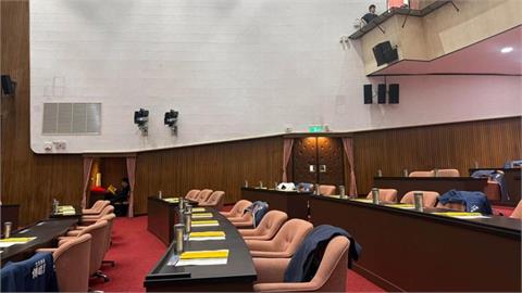 立法院開議「藍委全消失」救萬安大兵？他看翁曉玲「1舉動」斷言：選情非常危險