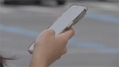 南韓新法明年上路　高中、中小學上課時間禁用手機