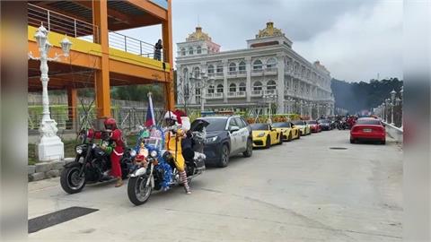 重機車隊耶誕送暖！　上百車友化身耶誕老公公　竹市警出動維安