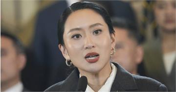 泰總理貝東塔下台　前女議員樂了！寺廟裸身跳舞還願