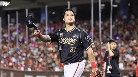 中職(影)／大師兄林智勝引退賽炸裂！大巨蛋滿場4萬人見證生涯第305號全壘打出爐