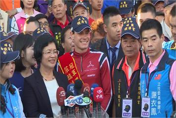 鐵人三項冠軍抵彰化順澤宮 承諾若東奧奪金將再來還願