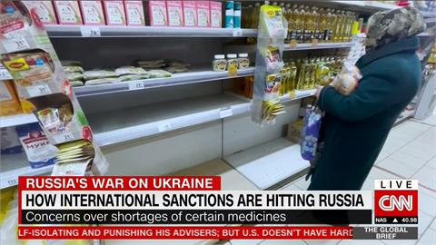 西方制裁發酵！盧布重貶　俄羅斯人擠超市瘋搶物資