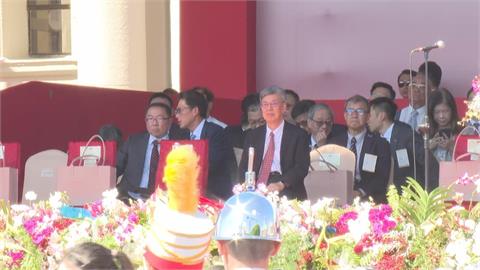 快新聞／疑遭黃國昌狗仔跟監！林明昕出席國慶大典　與他互動畫面曝