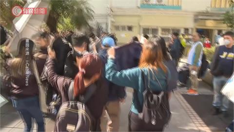 宏福苑大火認屍間排逾百人　家屬怒批現場混亂太荒謬