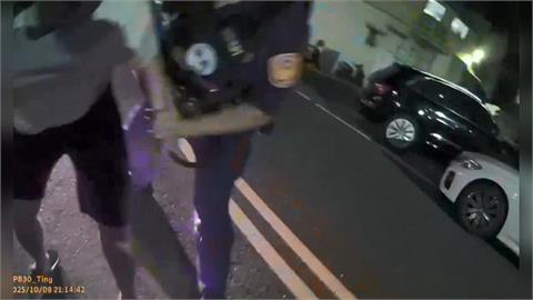 高雄移工領大筆現金拒盤查 遭逮捕"起獲水果刀"