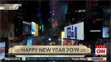 喜迎2019水晶球降下 百萬人湧紐約時報廣場跨年