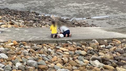 稱外出打工卻到海邊戲水　15歲少年遭海浪捲走