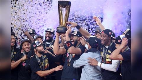 NBA(影)/尼克勇奪季中盃賽冠軍!球員要怎麼花獎金想法五花八門