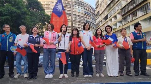 國民黨高市黨部升旗 柯志恩誓言入主市府國旗遍佈每處角落