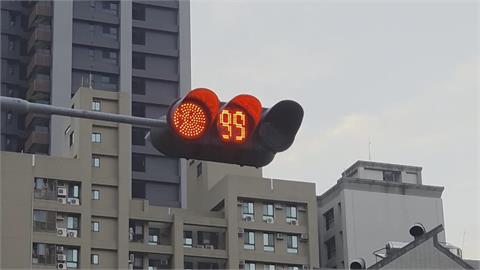 獨！九如橋通車後紅燈變上百秒惹怨　高雄交通局：參考民意改善