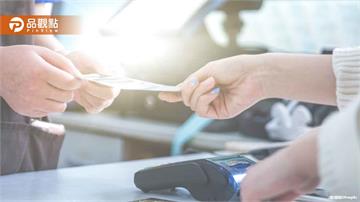 76歲婦提領10萬元遭阻！怒嗆銀行：我不是犯人