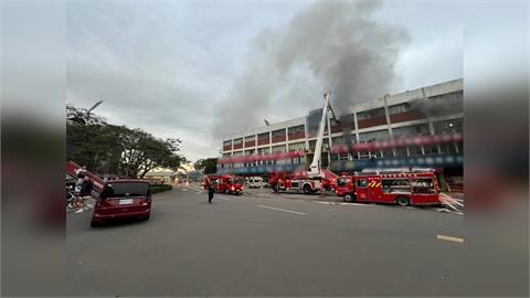 最新／輔仁大學驚傳火警　濃煙竄天驚悚畫面曝光