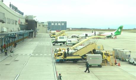 快新聞／ 大雷雨　台中國際機場14:00暫停地面作業部分航班可能延誤