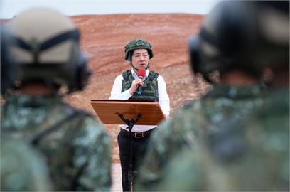 快新聞／陳羿伶、郭雅慧「穿軍服」陪賴清德視導　府澄清：並無違反規定