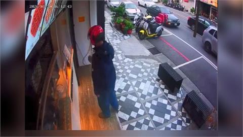 花蓮雞蛋仔店疑遭「外送員偷餐」業者怒公布監視器畫面