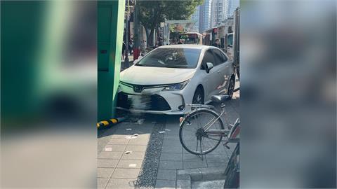 快新聞/男誤信假投資約捷運站面交300萬 詐團車手取款自撞逃逸