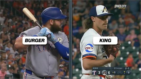 MLB(影)／「這個對決」球迷看到都餓了！當伯格遇上金恩變成棒球場上的漢堡王