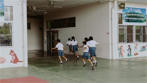 開學日群組變戰場！家長早上6點三字經嗆老師「明天去找你」導火曝光全網看傻