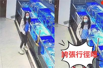 中國女子將活魚當場「踩死」只為便宜價？離譜畫面曝光挨轟：太無恥
