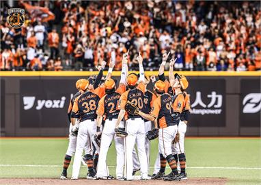 台灣大賽G2統一獅機關槍打線發威　10比3勝中信兄弟